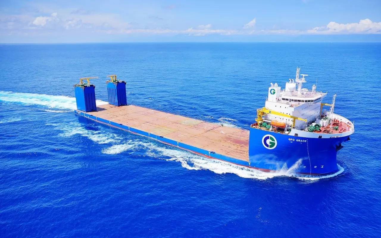 新型65000吨半潜船入列振华船队，助力海上重工运输能力提升